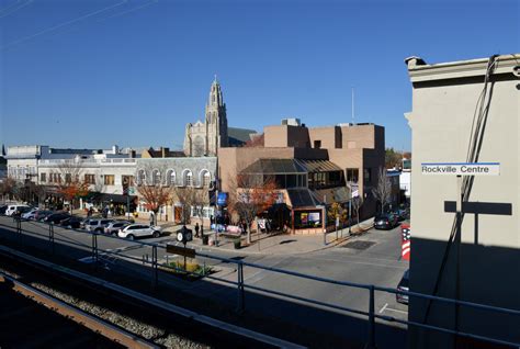Rockville Centre .